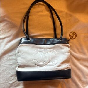 RARE Vintage Lamb Leather Bi-Color Chanel Shoulder Bag With Charm